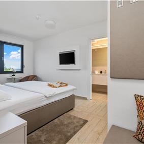 5 bedroom beachfront villa with heated pool near Omis, sleeps 9